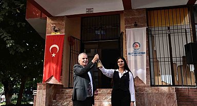 İlk ders zilini Başkan Zolan çaldı