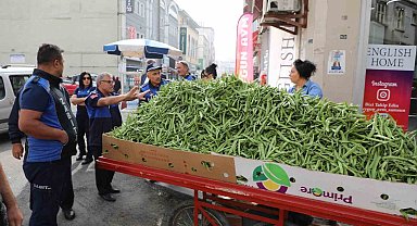 İlkadım zabıta ekipleri kaldırım işgaline yönelik denetim yaptı
