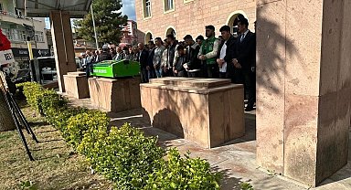 İskeleden düşerek ölen inşaat işçisi toprağa verildi