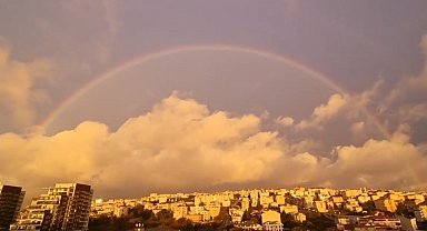 İstanbul'da sağanak yağış sonrası oluşan gökkuşağı hayranlıkla izlendi