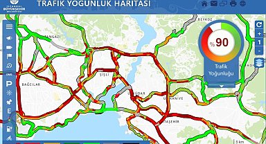 İstanbul'da yağmurda trafik yoğunluğu yüzde 90'a ulaştı