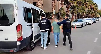 İzmir'de zehir tacirlerine darbe: 2 tutuklama