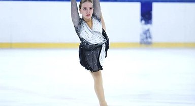 İzmirli sporcular buzdan üç madalya çıkardı