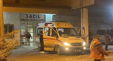 Kamyonet ile işçi servisi çarpıştı: 11 yaralı