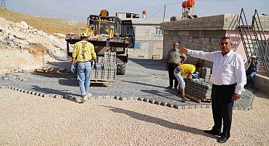 Karahöyük'teki yeni yollar kilitli parke taşı ile döşeniyor
