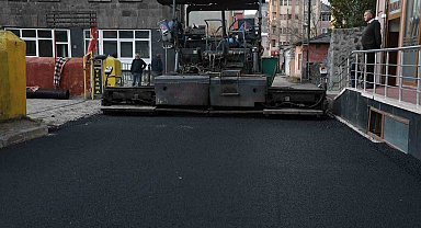 Kars'ta asfalt çalışmaları sürüyor
