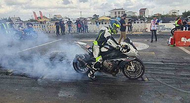 Kepez'de motodrag yarışları nefesleri kesti