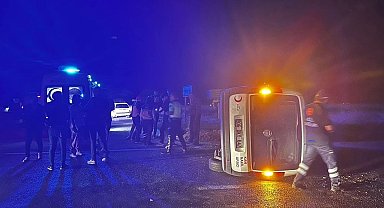 Kızılay aracına çarpıp kaçtı: 1 yaralı