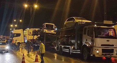 Kocaeli TEM'de çok sayıda araç kazaya karıştı: İstanbul istikameti trafiğe kapandı