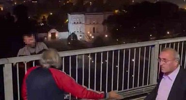 Köprüdeki intihar girişimini Abdurrahim Albayrak böyle engelledi