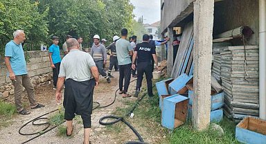 Kozan'da samanlıkta çıkan yangın korkuttu