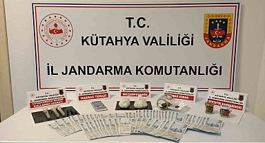 Kütahya'da evinde uyuşturucu madde ve sahte para ele geçirilen şüpheli tutuklandı
