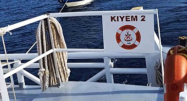 Lindos koyunda arızalanan tekneyi KIYEM ekipleri kurtardı