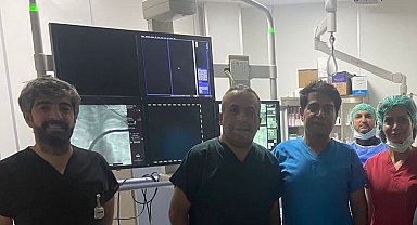 Mardin'de ilk defa kırık olan kalp pili kablosu operasyonla çıkarıldı