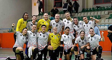 Mavi Kelebekler zirveyi sevdi