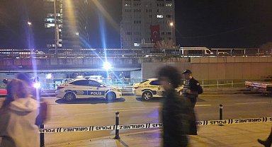 Mecidiyeköy metrobüs durağında şüpheli paket alarmı