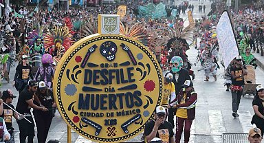 Meksika'da "Ölüler Günü" renkli görüntülere sahne oldu