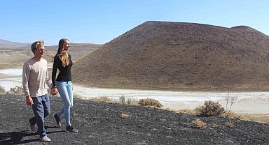 Merak üzerine geldikleri Meke Gölünde 2 gün kamp yaptılar