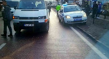 Minibüsün çarptığı yaşlı adam ağır yaralandı