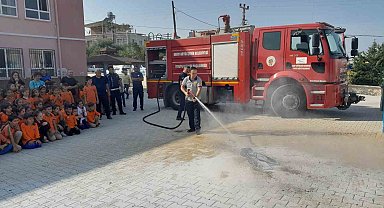 Minik öğrencilere itfaiye mesleği tanıtımı yapıldı