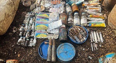 Muş'ta bir sığınakta yaşam malzemeleri ve mühimmat ele geçirildi