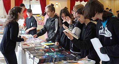 Okurlar, kitaplarla buluşuyor