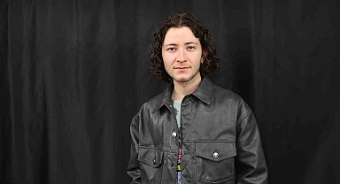 Otobüste Avatar kostümüyle İzmir Marşı söyledi: "Amacım dalga geçmek değildi"