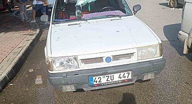 Otomobil yaya geçidinde Alman turiste çarptı: 1 yaralı