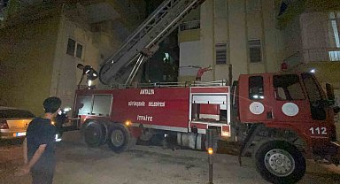 Pide fırınının bacasında çıkan yangın korkuttu