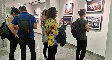 "Ege'nin İncisi: İzmir" fotoğraf sergisine yoğun ilgi