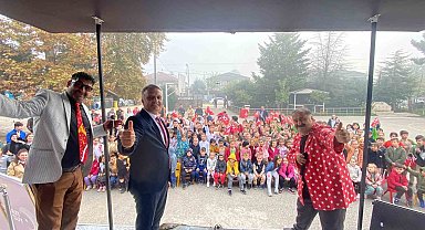 "Köyümde Cumhuriyeti Yaşıyorum" projesiyle köy çocukları tiyatroyla tanıştı