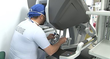 Robotik cerrahi sayesinde 50'ye yakın kadın rahim kanserini yendi