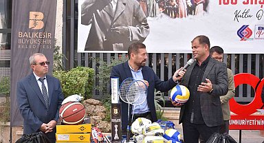 Sındırgı'da okullara spor malzemesi desteği