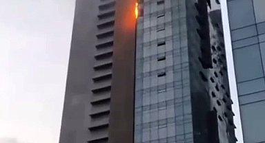 Şişli Mecidiyeköy'de bulunan Torun Center binasında yangın çıktı, itfaiye ekipleri olay yerine sevk edildi