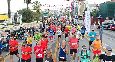 Sporcular 5 bin ve 10 bin metre koşu yarışlarında kıyasıya yarıştı