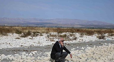 Sular çekildikçe Van Gölü'ndeki eski yapılar gün yüzüne çıkıyor