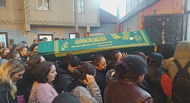 Sultangazi'de çıkan kıyafet tartışmasında eski eşi tarafından öldürülen kadın son yolculuğuna uğurlandı