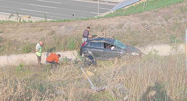 Sultangazi'deki kazada araç 30 metreden aşağıya uçtu: Motoru yerinden fırladı