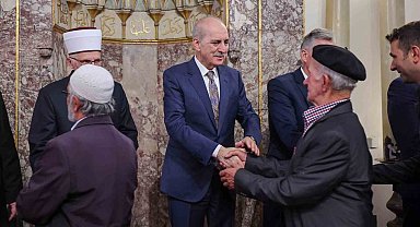 TBMM Başkanı Kurtulmuş, cuma namazını Bosna Hersek'te kıldı