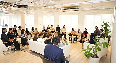 TBMM Çevre Komisyonu Başkanı Kurum, Filistinli öğrencilerle buluştu