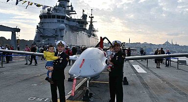 TCG Anadolu yarında Sarayburnu Limanı'nda ziyarete açık olacak