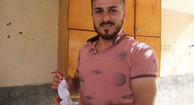 Tekme vurduğu keseden çıkan altınları sahibine teslim etti