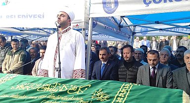 Trafik kazasında hayatını kaybeden eski belediye başkanı toprağa verildi