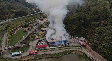 Turizm merkezi Sera Gölü'ndeki sosyal tesis yangını kontrol altına alındı