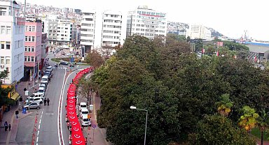 Türk Kızılay Samsun Şubesi'nden bayrak yürüyüşü
