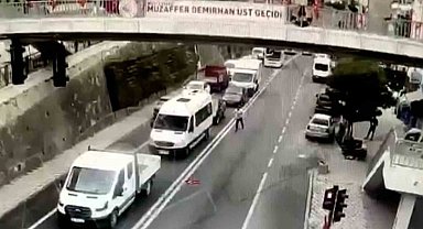 Türk Polisinin Türk Bayrağı hassasiyeti yürekleri ısıttı