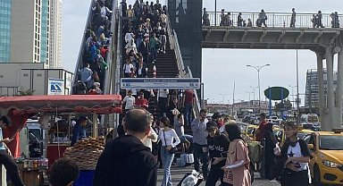 Uluslararası İstanbul Kitap Fuarı'nda hafta sonu yoğunluğu yaşandı