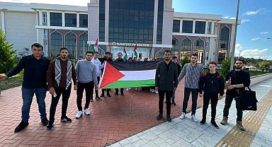 Üniversiteli gençler Filistin için yürüdü