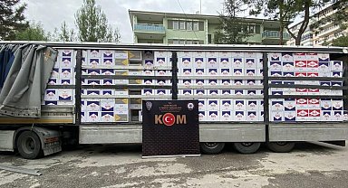 Uşak'ta 2,5 milyon değerinde kaçak makaron ele geçirildi