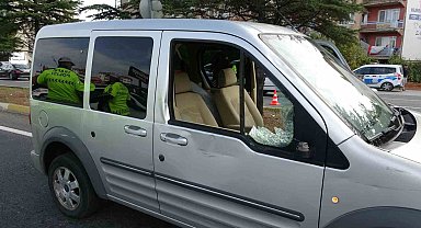 Uşak'ta hafif ticari aracın çarptığı genç kız hayatını kaybetti